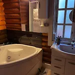 Дом отдыха Cozy With Heated Pool Lundby Stationsby