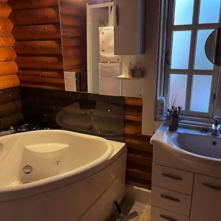 Prázdninový dům Cozy With Heated Pool Lundby Stationsby