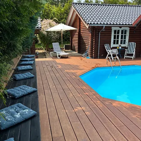 Cozy With Heated Pool