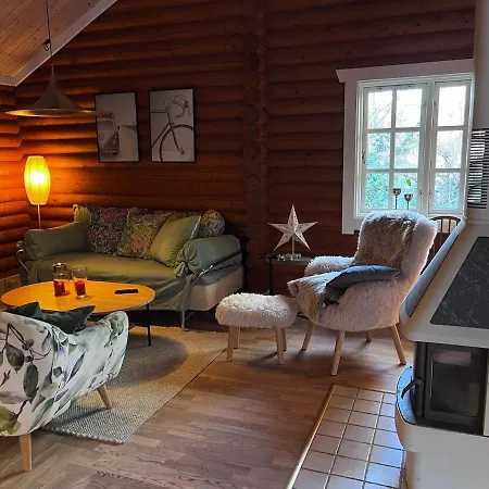 Cozy With Heated Pool *