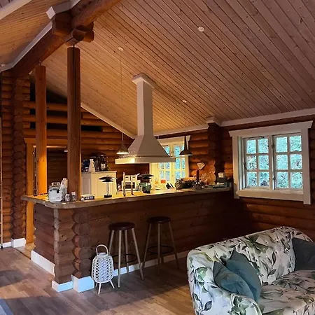 Cozy With Heated Pool