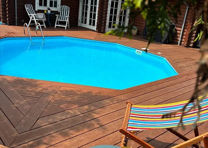 Semesterbostad Cozy With Heated Pool Lundby Stationsby